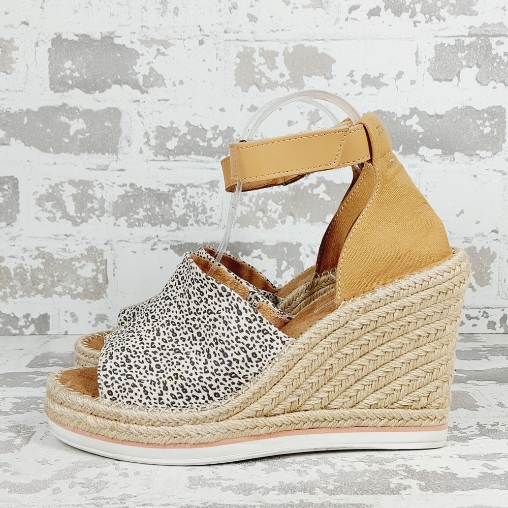 Toms Tan and Black Wedge Sandals - Picture 1 of 12